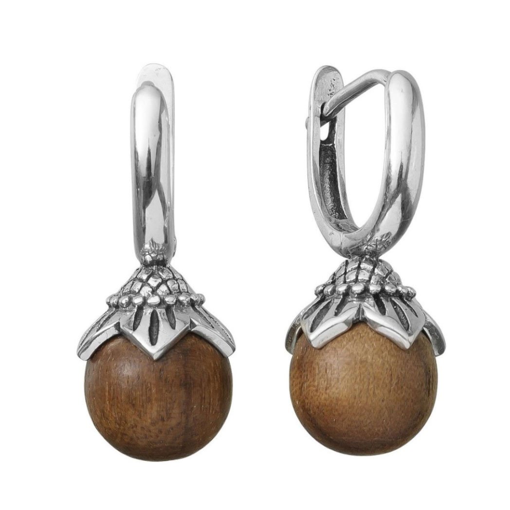 Stříbrné náušnice z ořechového dřeva